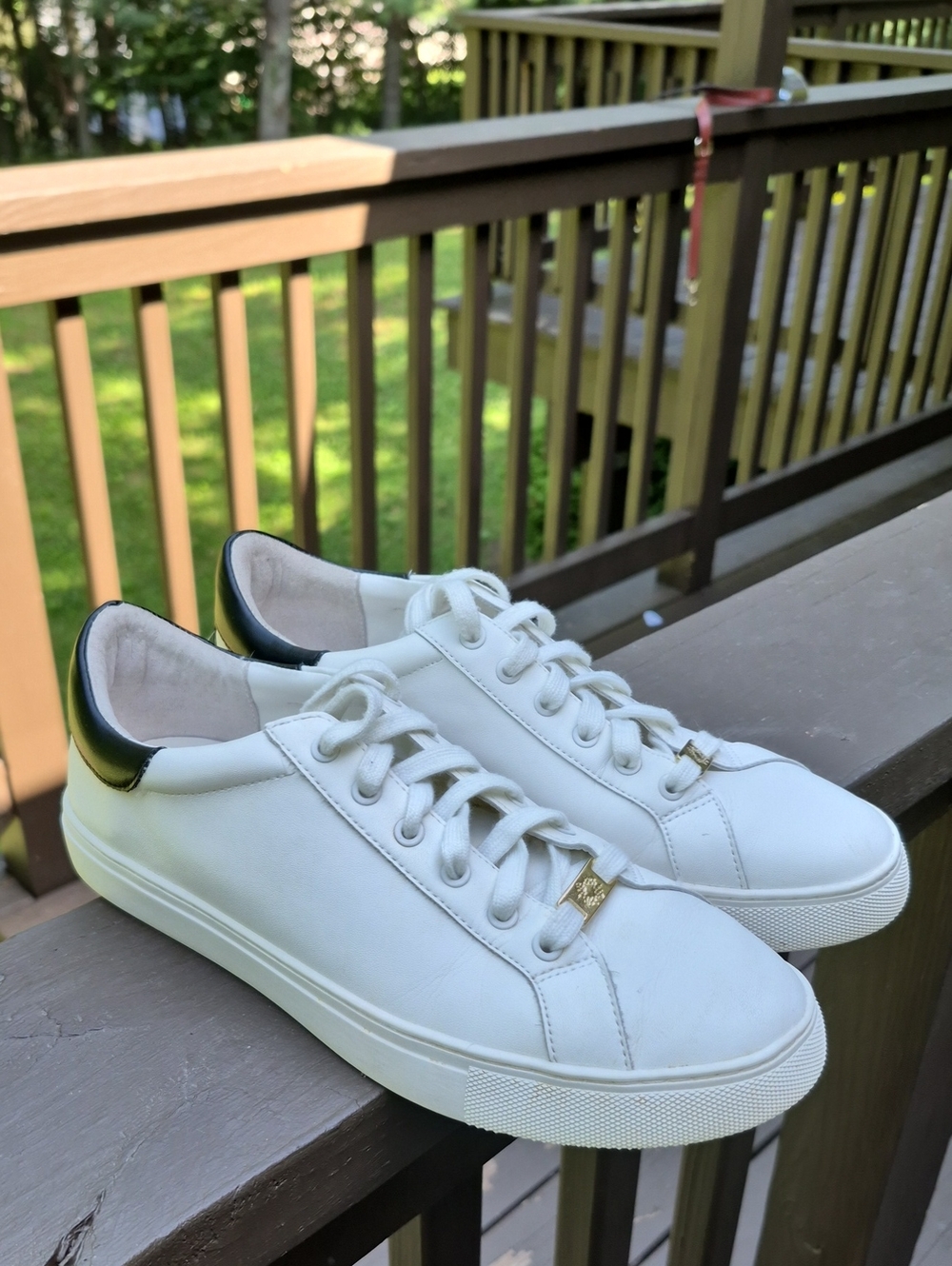 WHBM White black  Leather Fashion Women's Sneakers Kicks SZ 9M